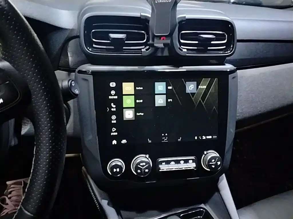 Lynk & Co 02 2021 1.5TD DCT 2WD Power Champion Edition фото 13