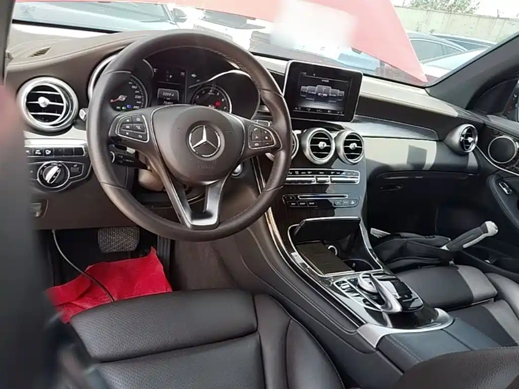 Mercedes-Benz GLC 2016 GLC 260 4MATIC Luxury фото 10