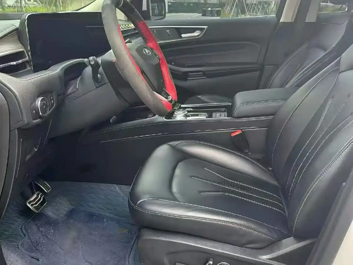 Фото 4 - Ford Edge