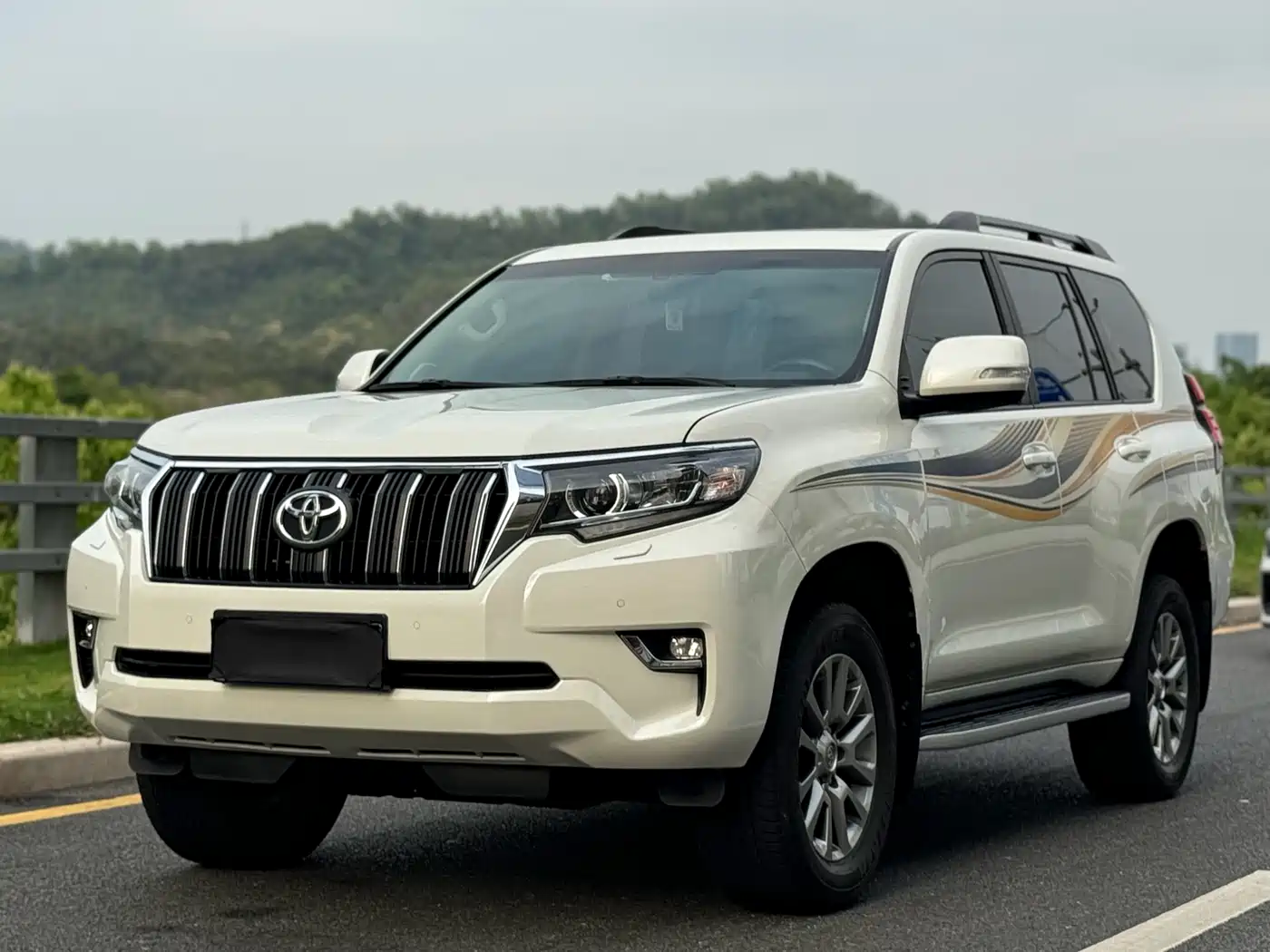 Toyota Prado 2018 3.5L Automatic TX-L Rear-mounted Spare Tire