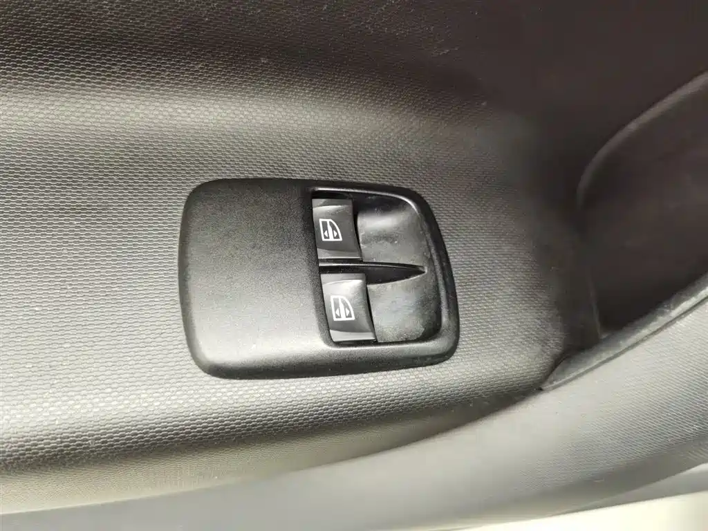 smart fortwo 2018 1.0L 52kW Hardtop Agile Edition China V фото 9