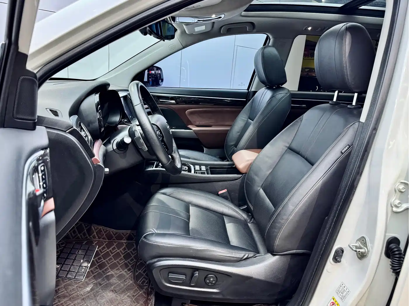 GAC Trumpchi Trumpchi GS8 2017 320T 2WD Luxury Smart Connect (7-seater) фото 9