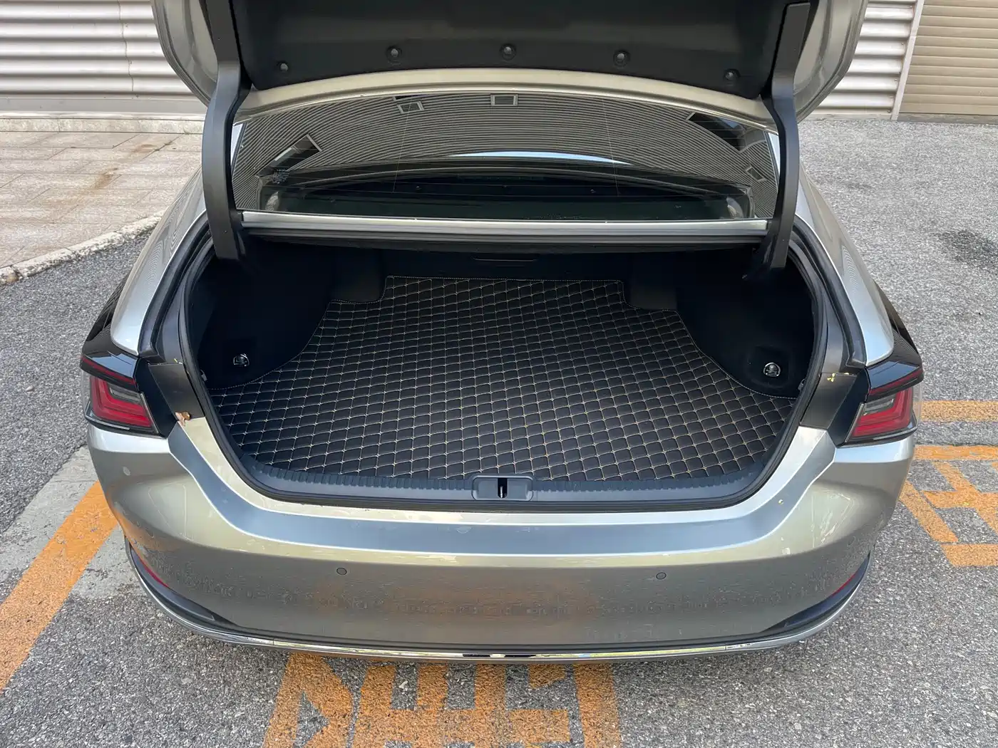 Lexus ES 2025 2025 300h Ultimate Edition
