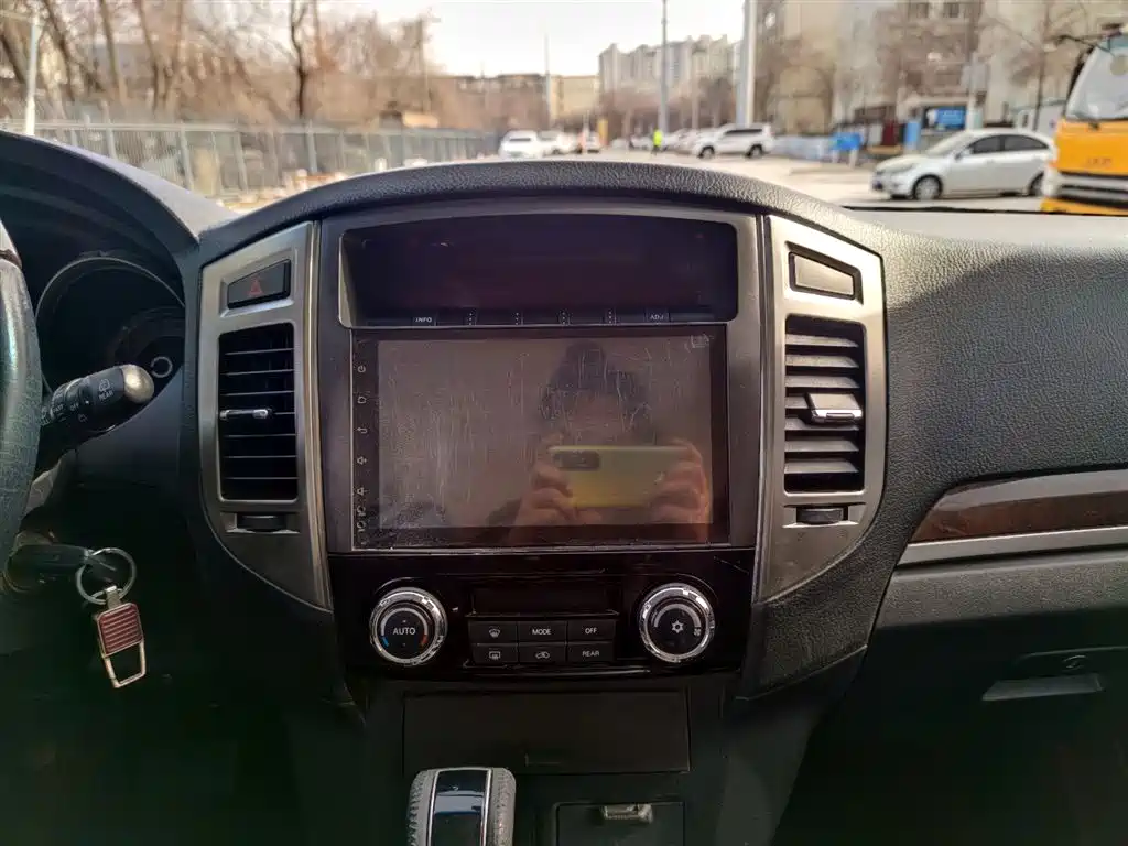Mitsubishi Pajero (Import) 2020 Collector's Edition 3.0L Auto Premium Off-road фото 13