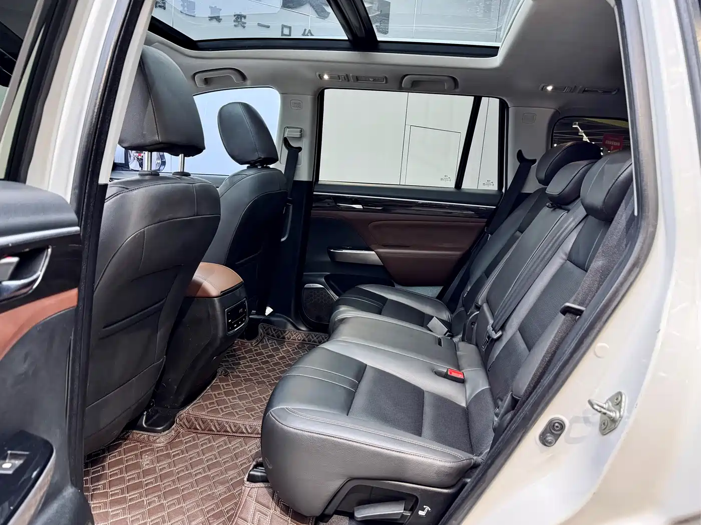 GAC Trumpchi Trumpchi GS8 2017 320T 2WD Luxury Smart Connect (7-seater) фото 10