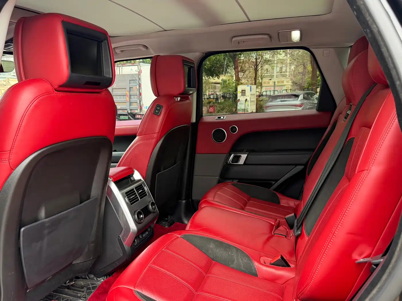 Land Rover Range Rover Sport 2020 3.0 L6 SE фото 6