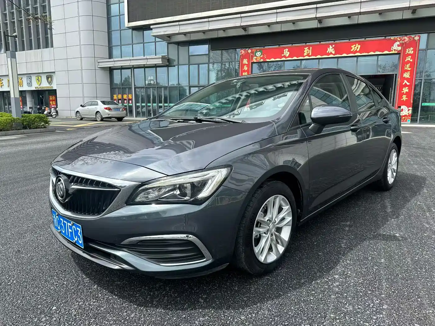 Buick Verano 2018 Sedan 20T Dual Clutch Leading фото 3