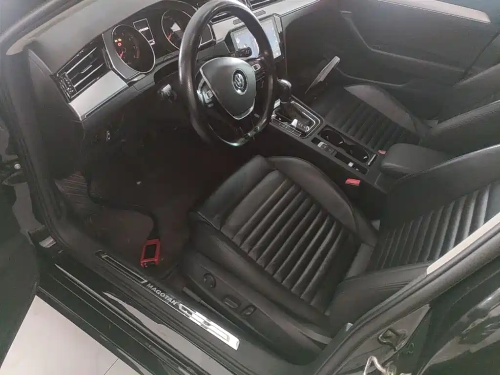 Volkswagen Magotan 2018 330TSI DSG Leading фото 15