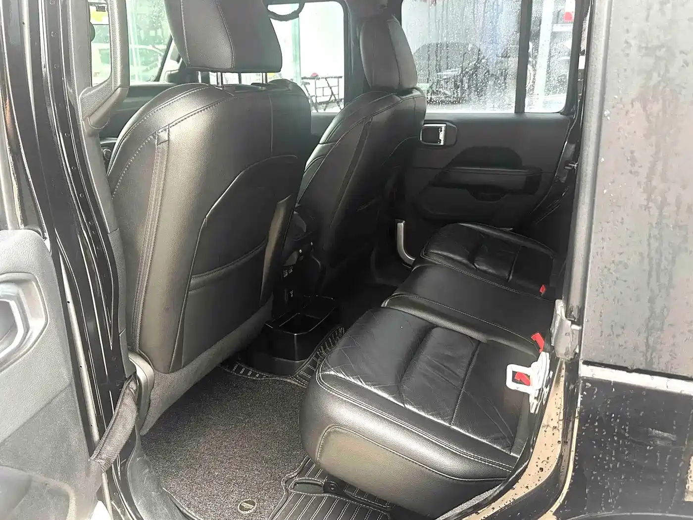 Фото 9 - Jeep Wrangler