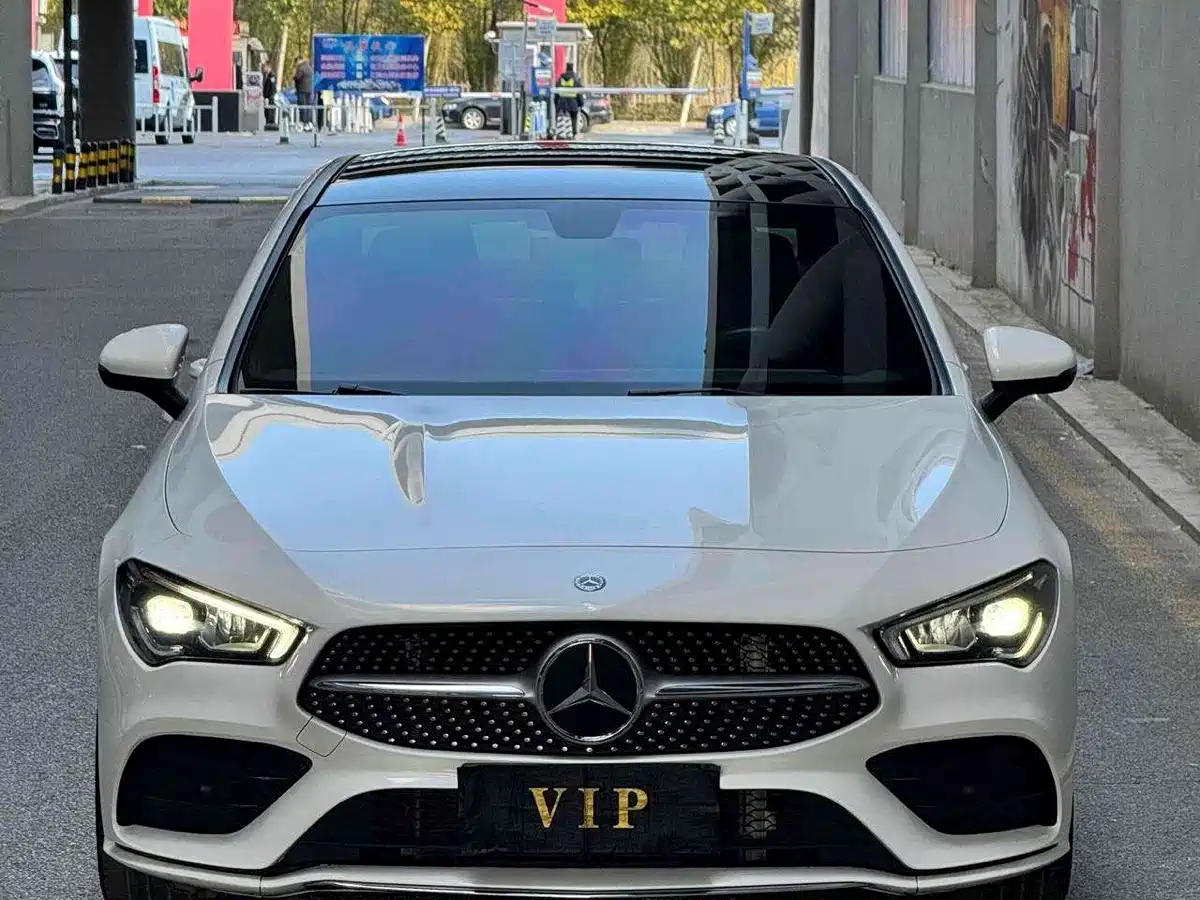 MERCEDES-BENZ CLA