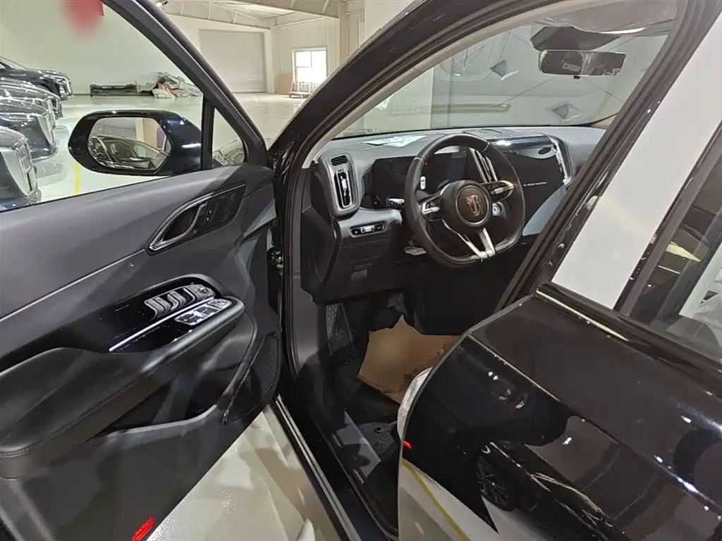 Hongqi HS3 PHEV 2025 125km Jingwei PLUS 2 Million Commemorative Edition фото 16