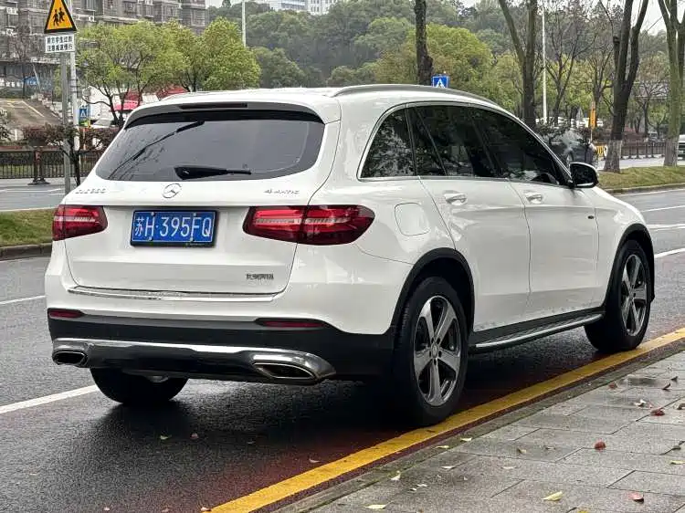 Mercedes-Benz GLC 2016 GLC 300 4MATIC Dynamic фото 4