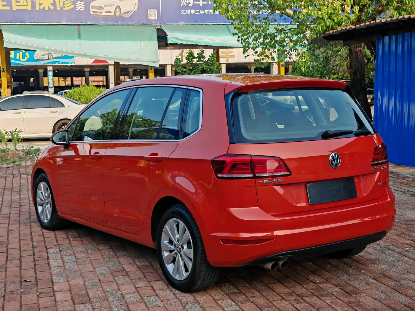 Volkswagen Golf Sportsvan 2016 230TSI Automatic Progressive фото 4