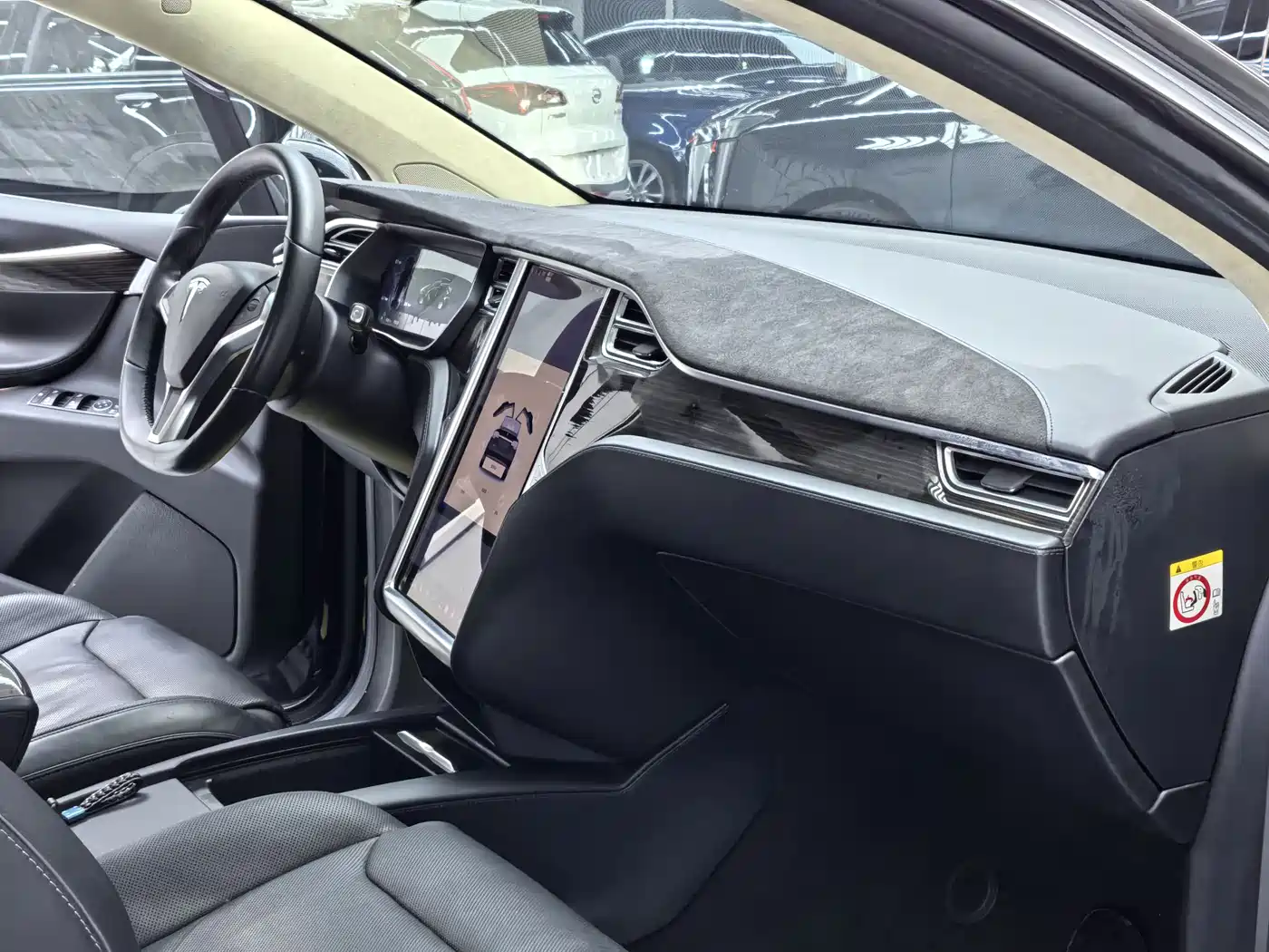 TESLA MODEL X