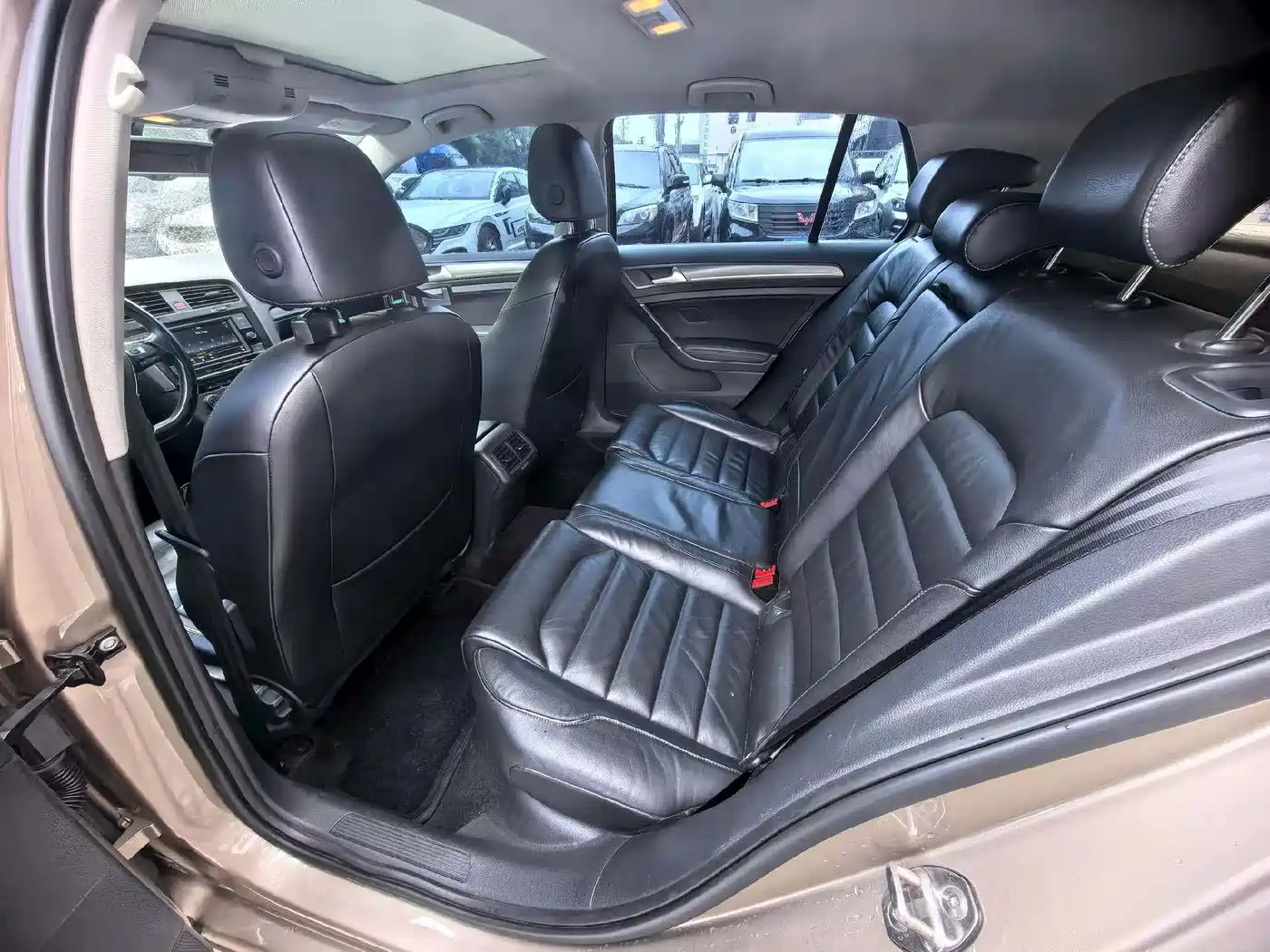 Volkswagen Golf 2015 1.4TSI Automatic Luxury фото 6