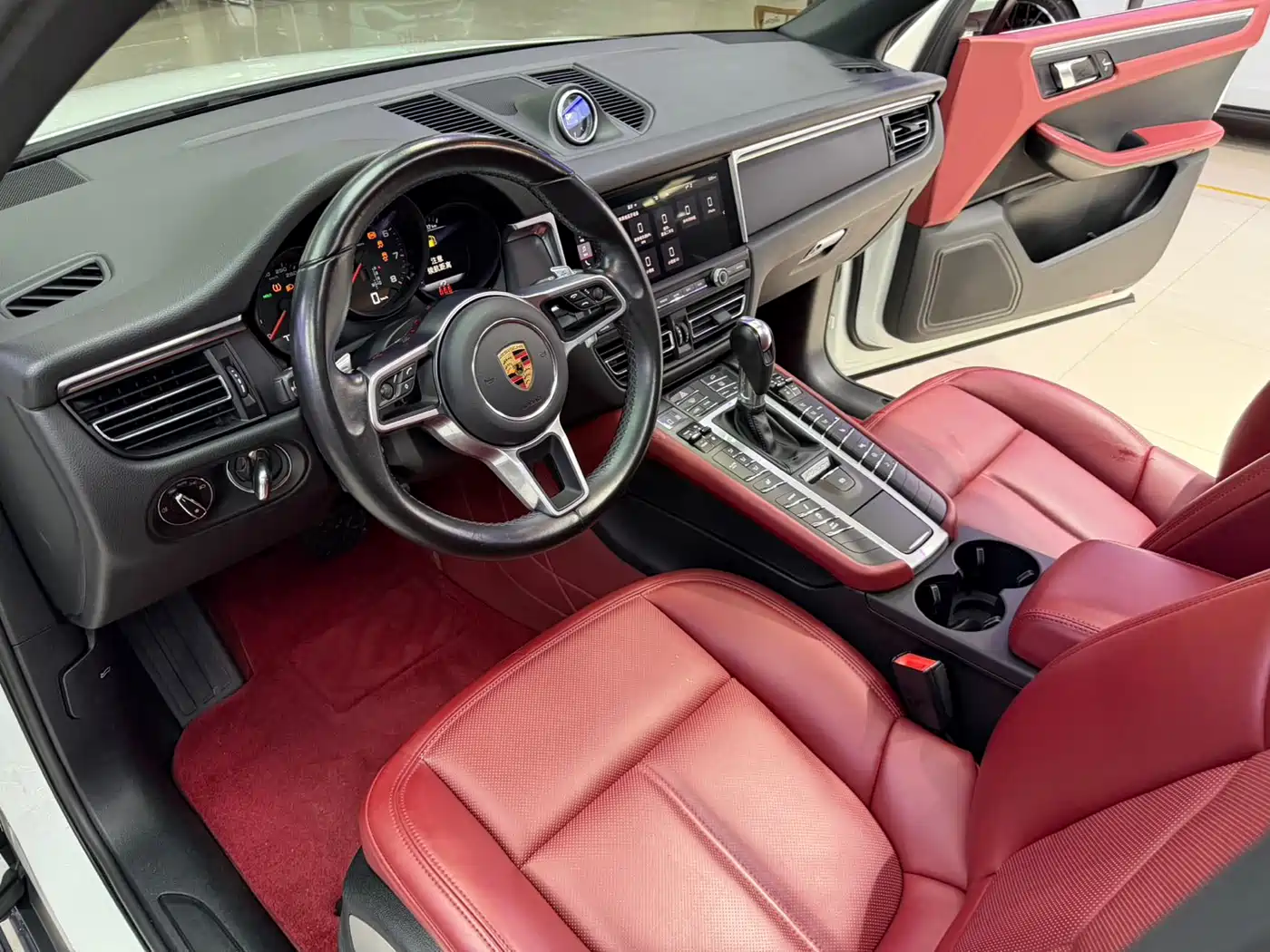 Porsche Macan 2021 Macan 2.0T фото 4