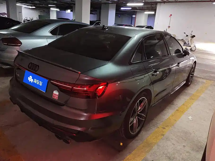 Audi A4L 2020 40 TFSI Luxury Dynamic фото 3