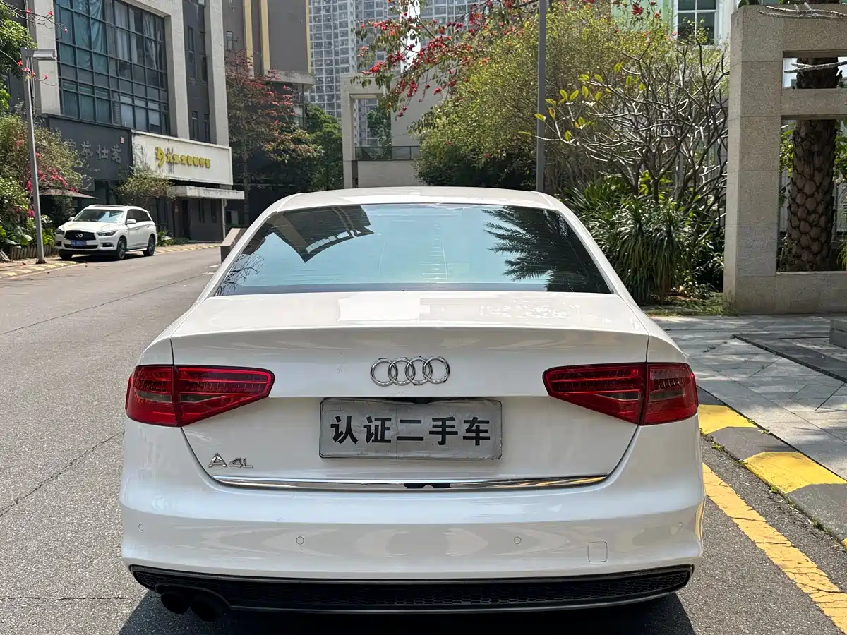 Audi A4L 2016 35 TFSI Collector's Edition S line Comfort фото 4