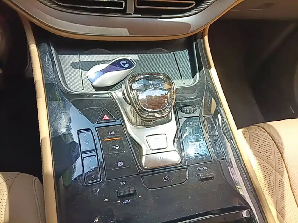 Denza D9 2026 2025 Model DM-i Smart Drive Edition 1100 Luxury