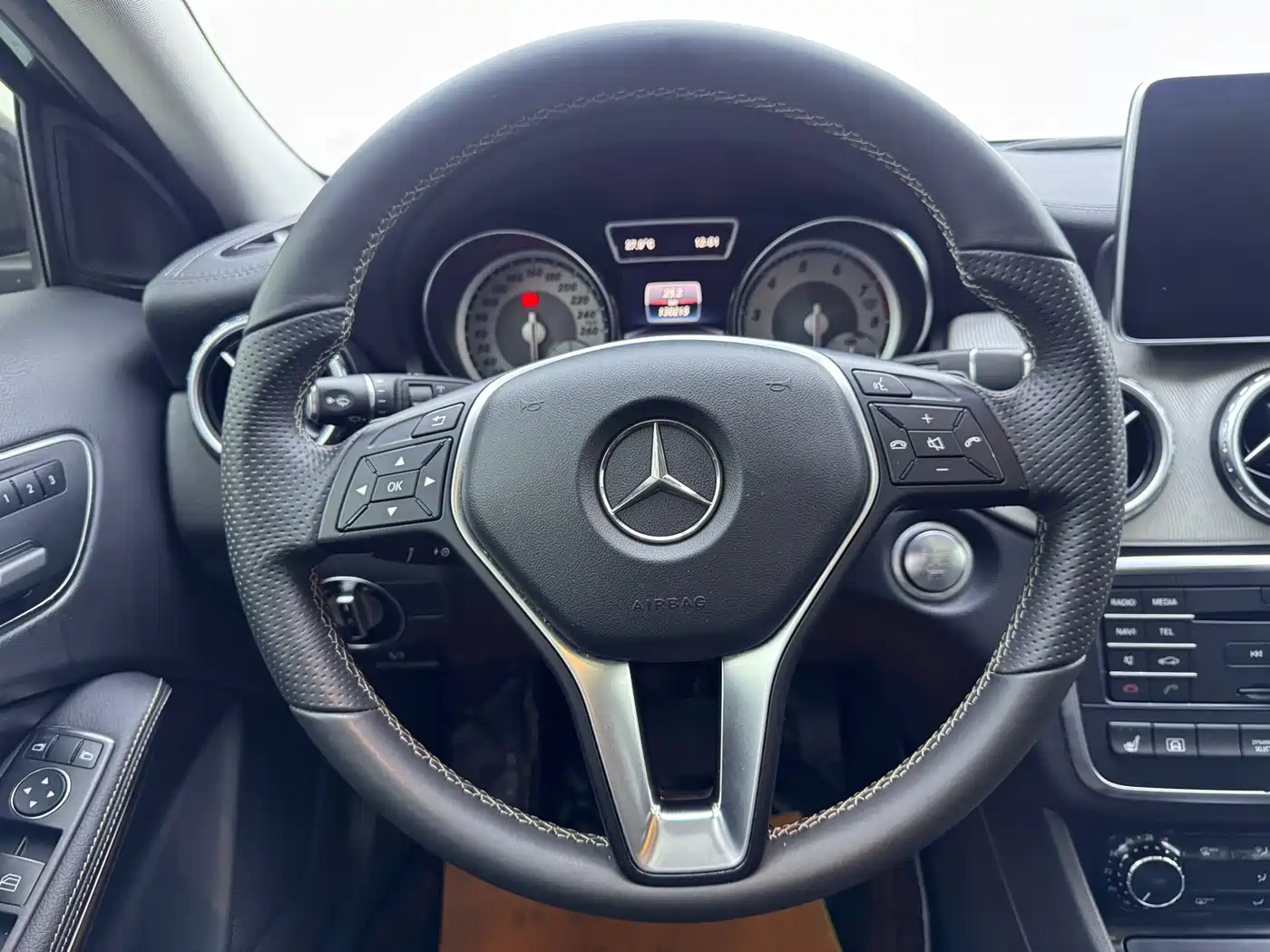 Mercedes-Benz GLA 2016 GLA 220 4MATIC Fashion фото 8