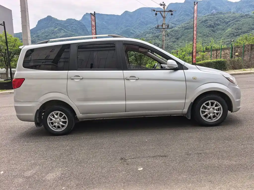 BAIC Weiwang M20 2015 2014 1.5L Comfort BJ415B