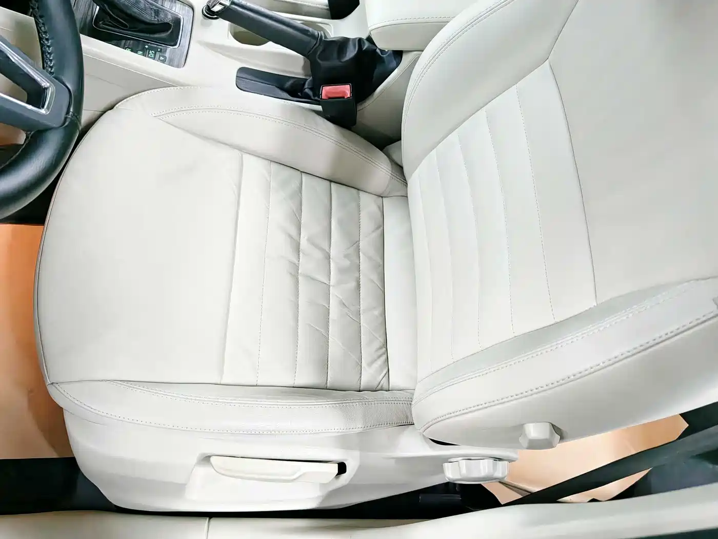 Škoda Octavia 2016 1.6L Automatic Smart Edition фото 13