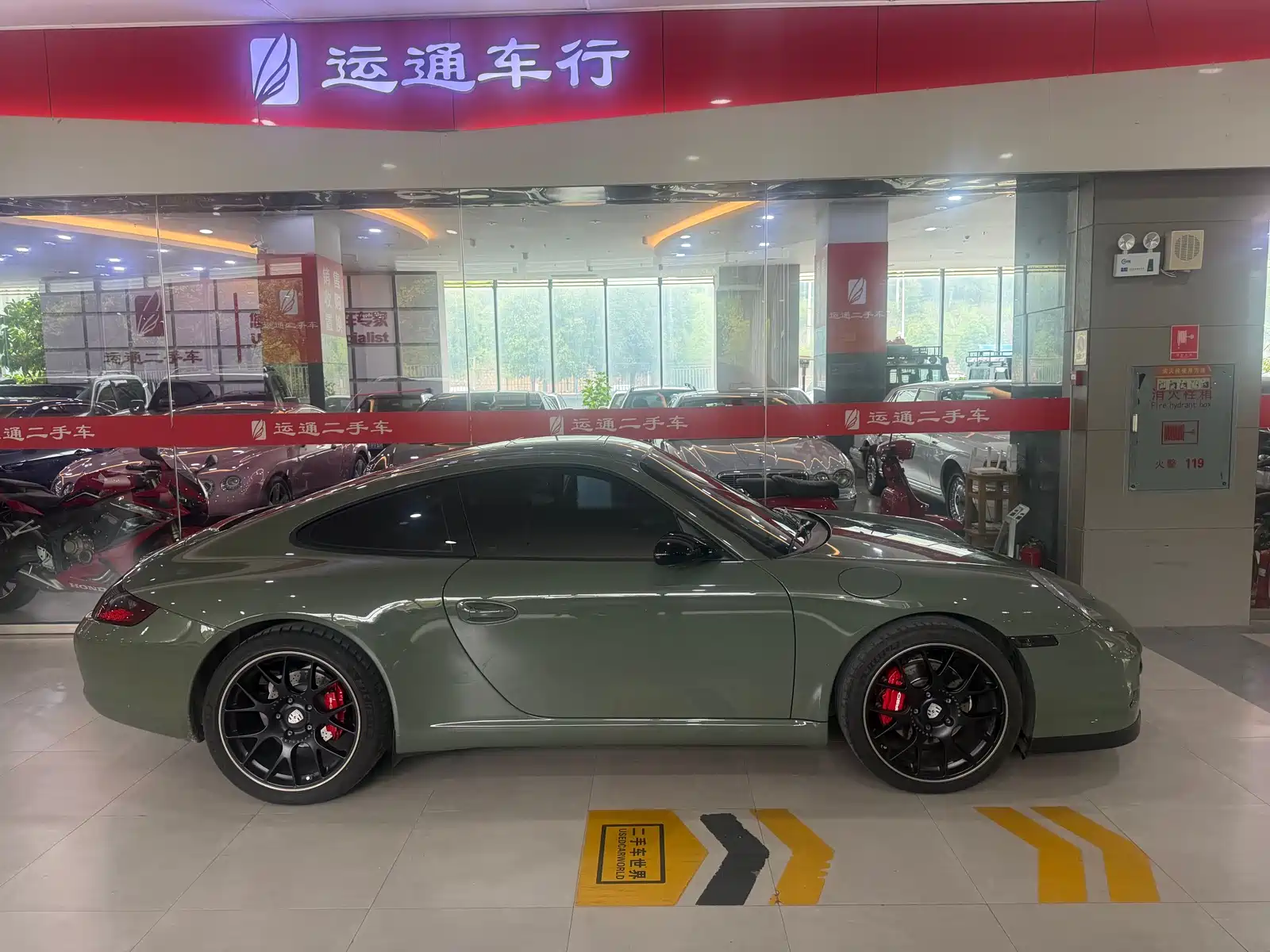 Фото 4 - Porsche 911