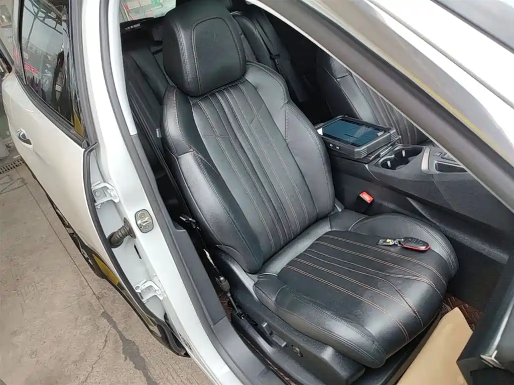 Peugeot 4008 2018 350THP Luxury фото 25