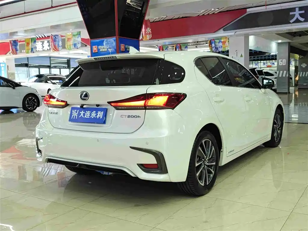 Lexus CT 2019 2017 CT200h Elite Edition Monochrome China V