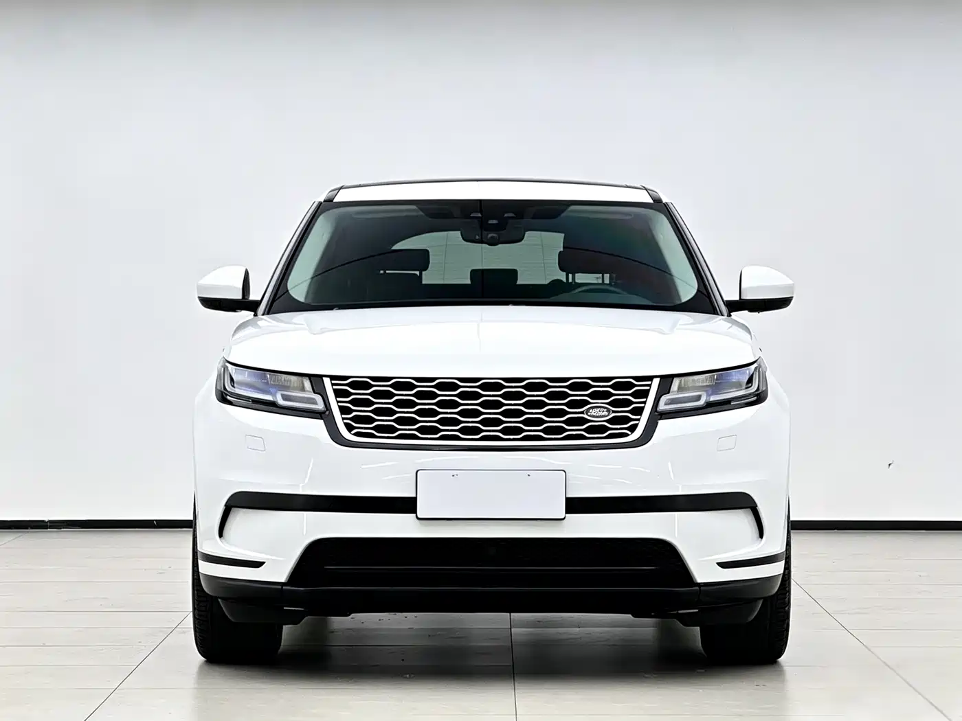 Фото 2 - Land Rover Range Rover Velar