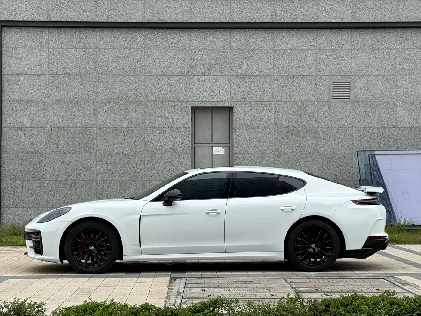 Porsche Panamera 2016 Panamera Edition 3.0T фото 3