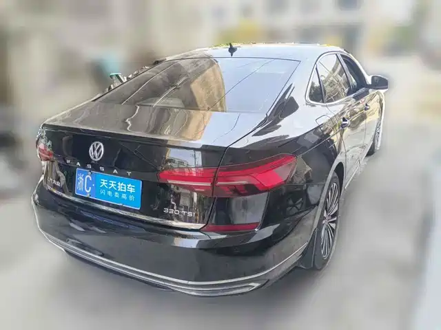 Volkswagen Passat 2019 Model 330TSI Luxury Edition China V — фото 2