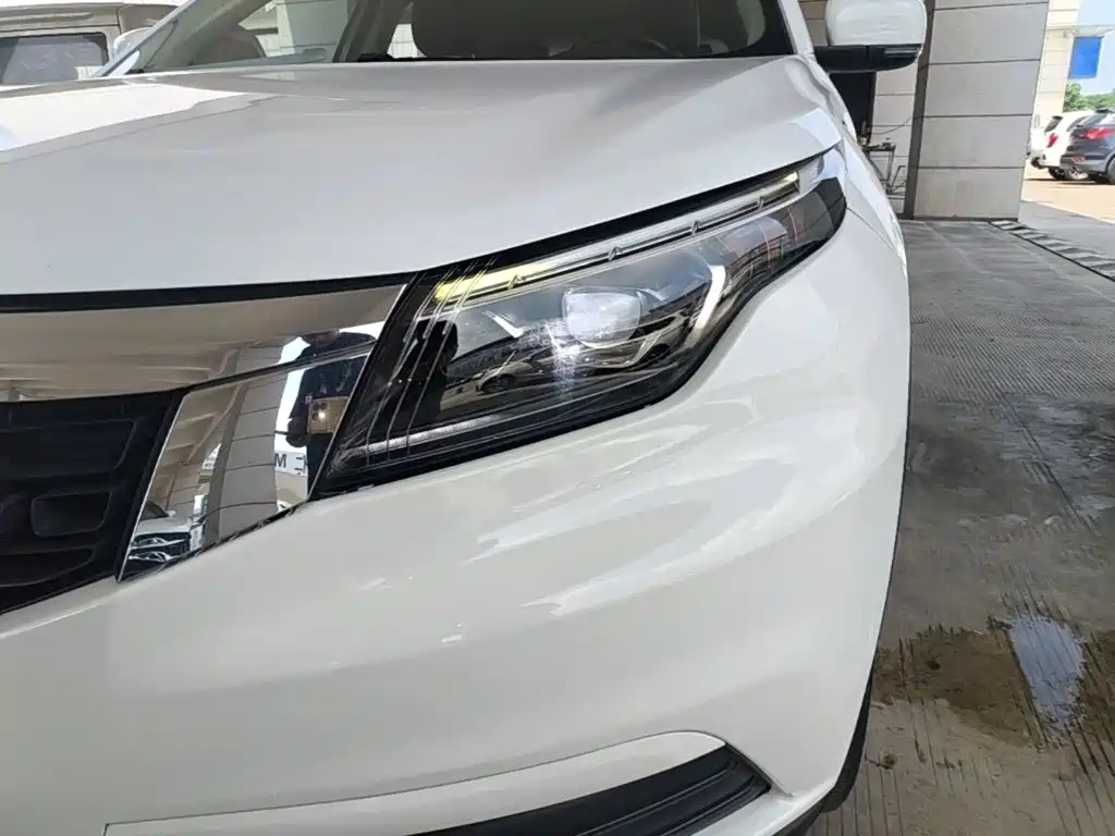 Qoros 5 2019 2019 1.6T Automatic Zhiyun Internet (AliOS) Premium Edition