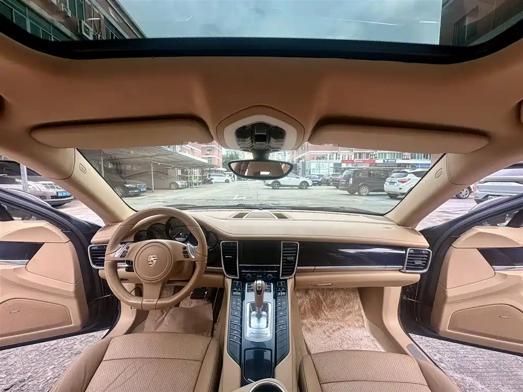 Porsche Panamera 2013 Panamera Platinum Edition 3.6L фото 8