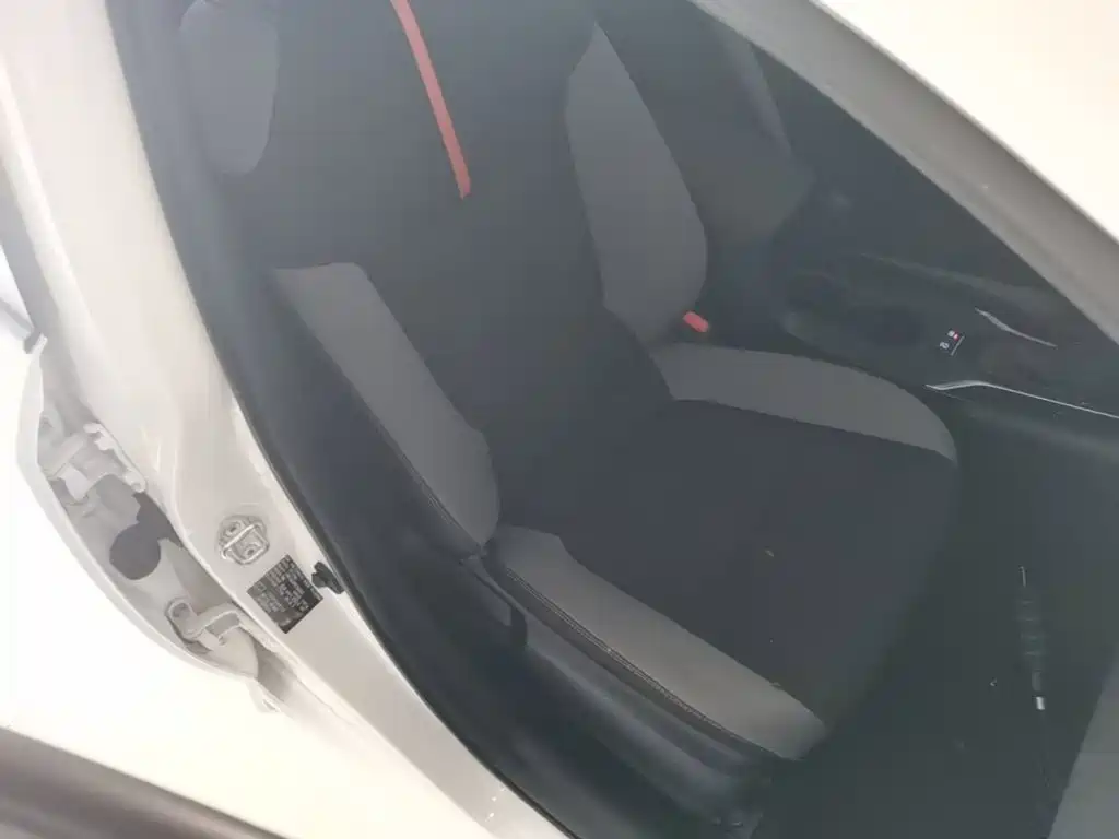 Фото 25 - Toyota Corolla