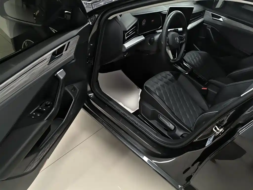 Volkswagen Sagitar 2023 300TSI DSG Surpassing Edition фото 16