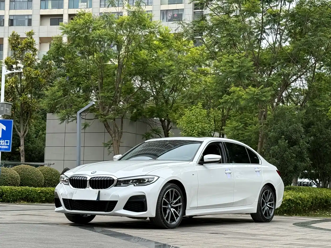 BMW 3 Series 2022 325Li M Sport Package