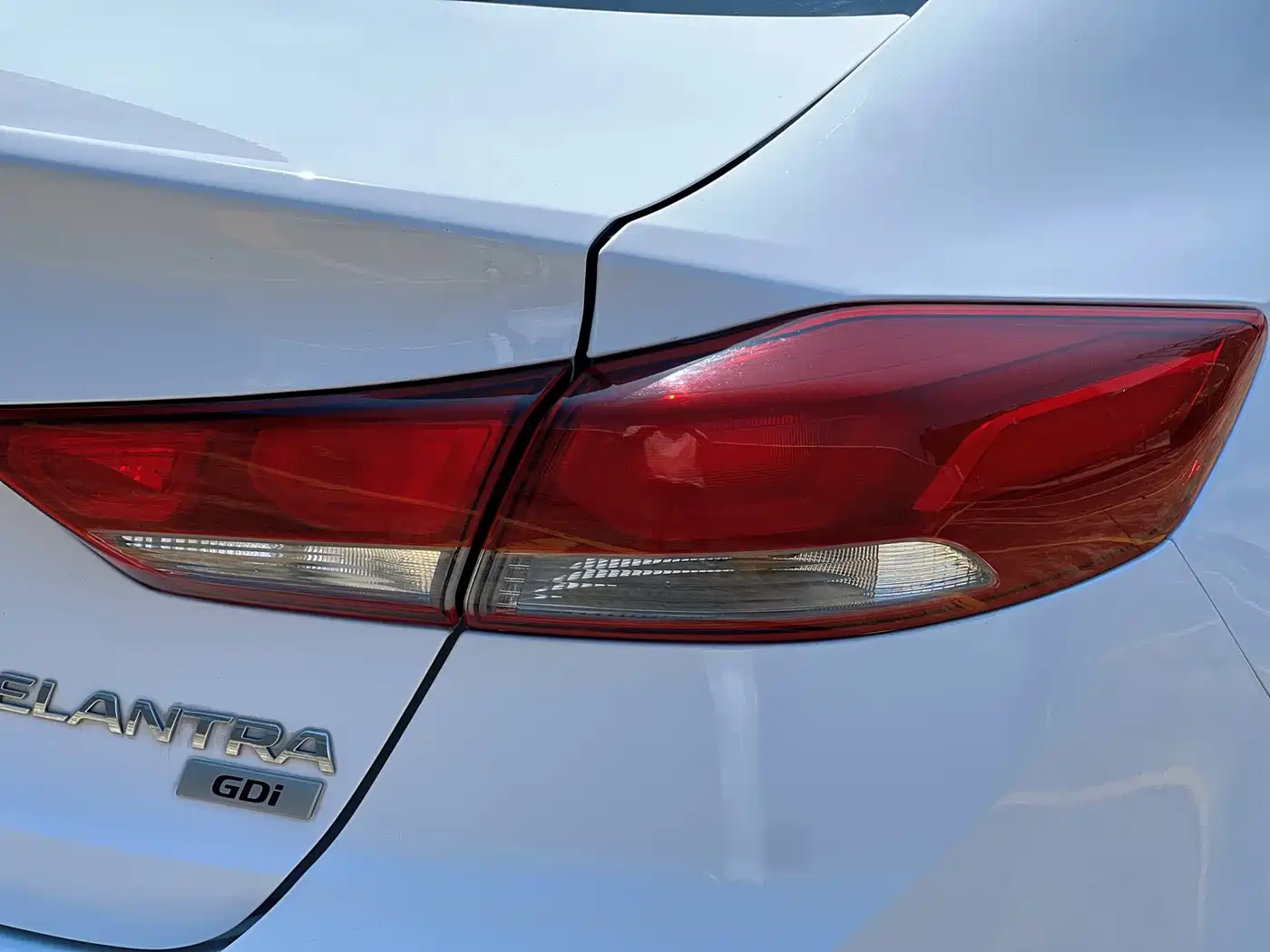 Hyundai Elantra 2018 1.6L Automatic 15th Anniversary Special Edition фото 11