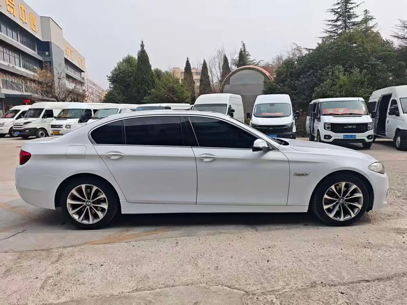 BMW 5 Series 2014 525Li Luxury Design Package фото 6