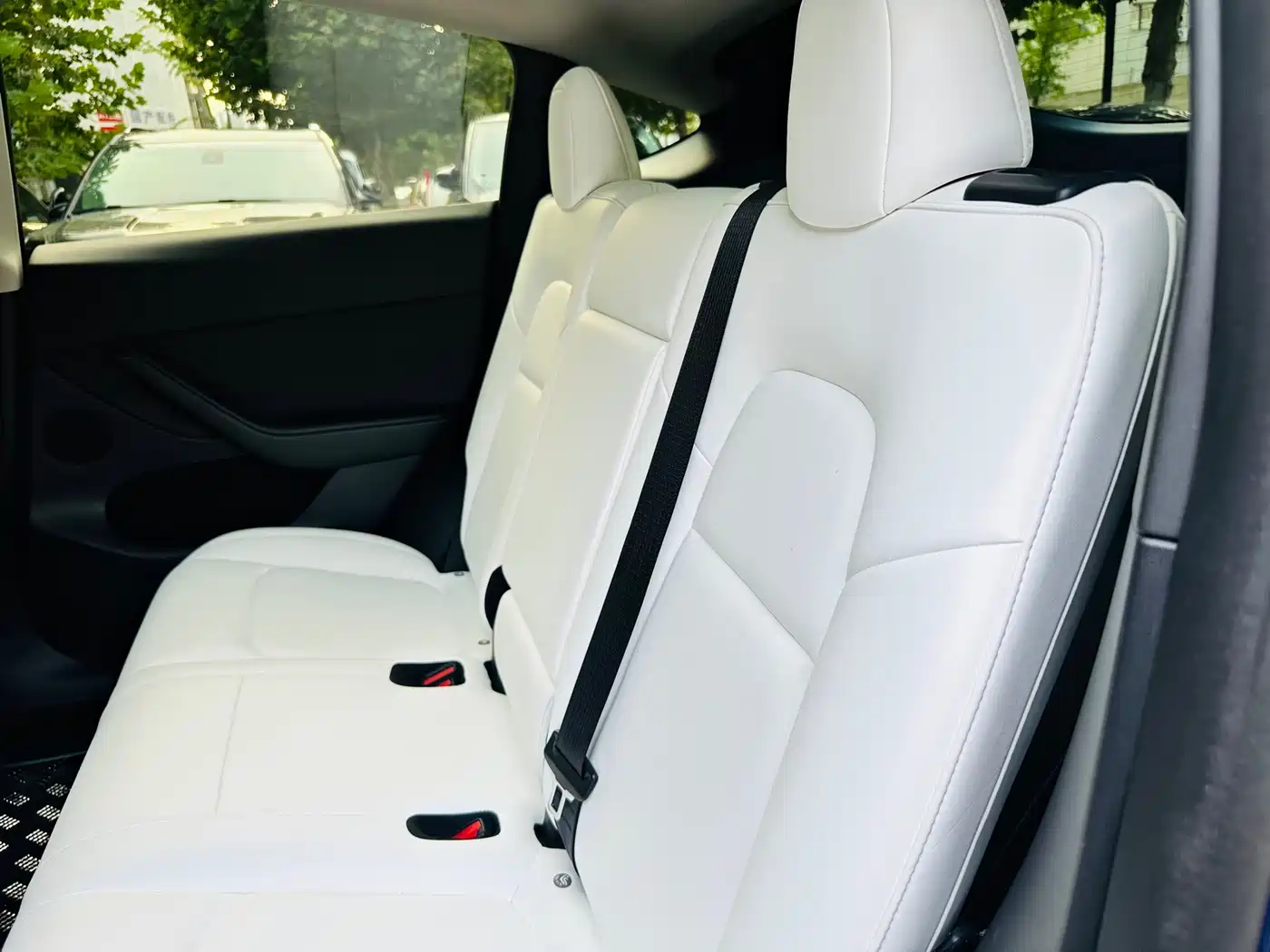 Photo 15 - Tesla Model Y