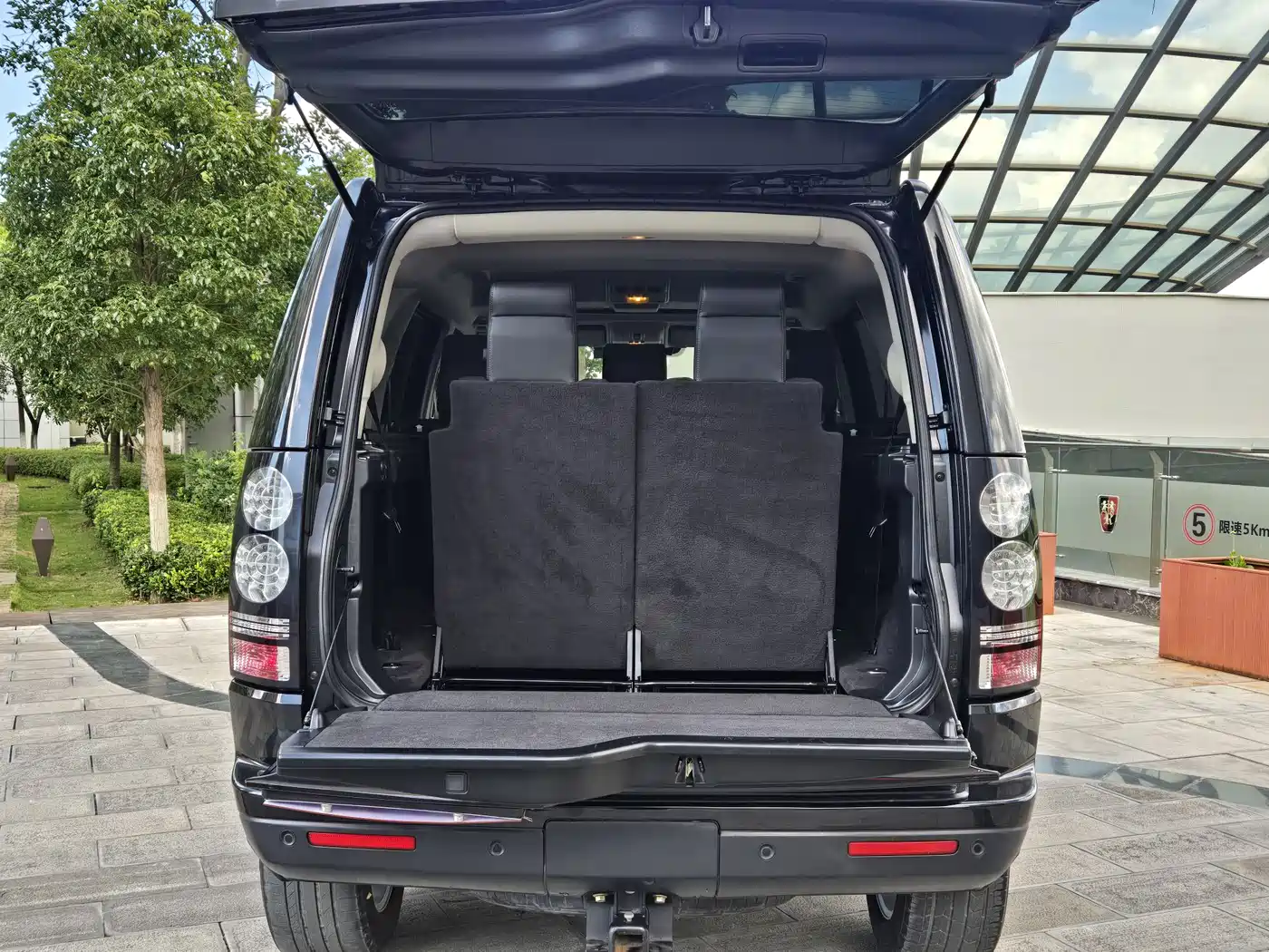 Land Rover Discovery 2015 3.0 SDV6 HSE Diesel фото 11