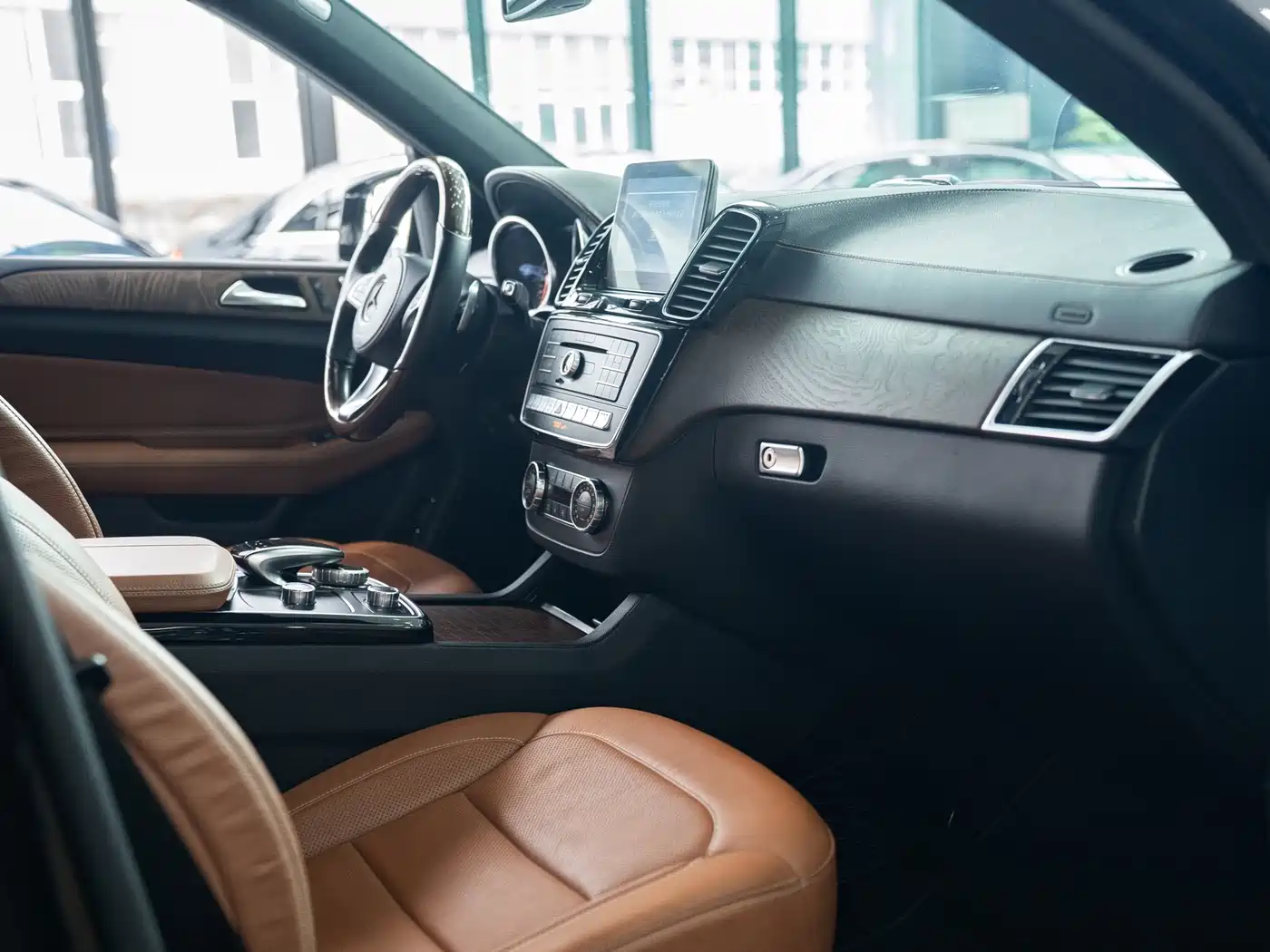 Mercedes-Benz GLS 2018 GLS 400 4MATIC Luxury фото 27