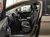 Photo 10 - Ford Edge
