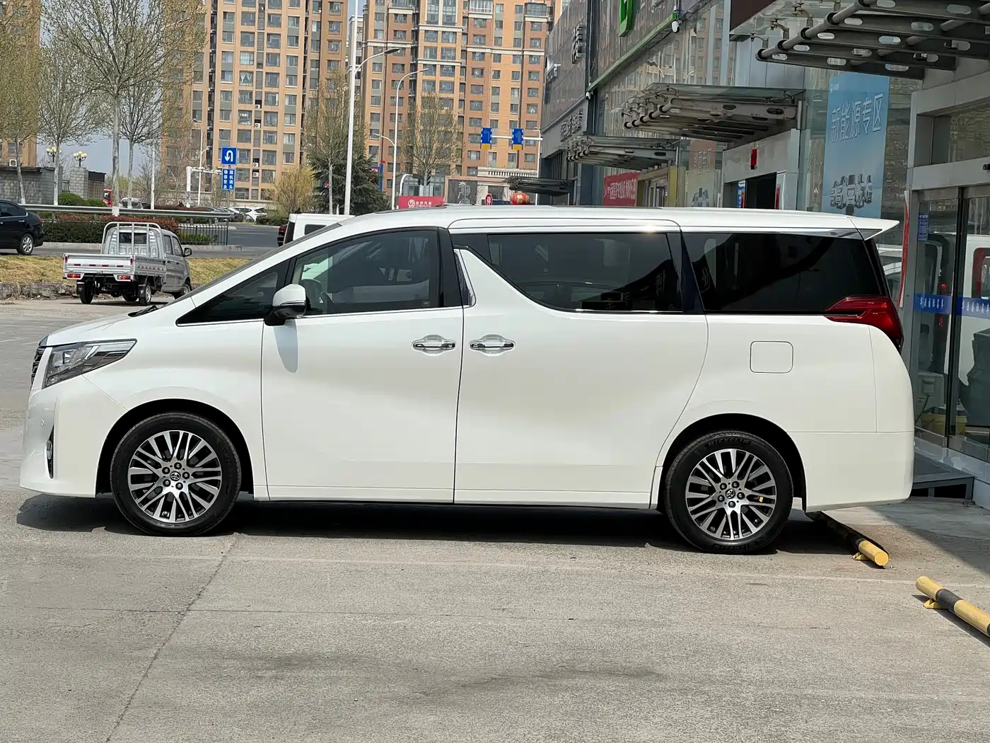 Toyota Alphard 2015 3.5L Luxury Edition фото 4