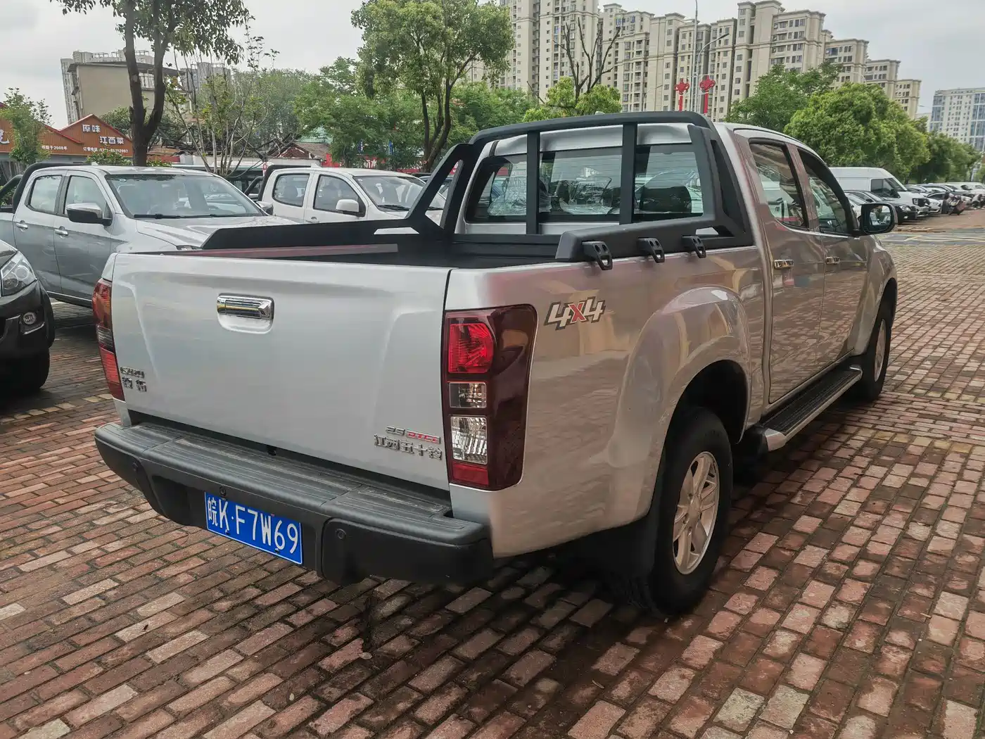 Isuzu Lingtuo 2023 2023 2.5T Automatic 4WD Diesel Navigation Long Chassis