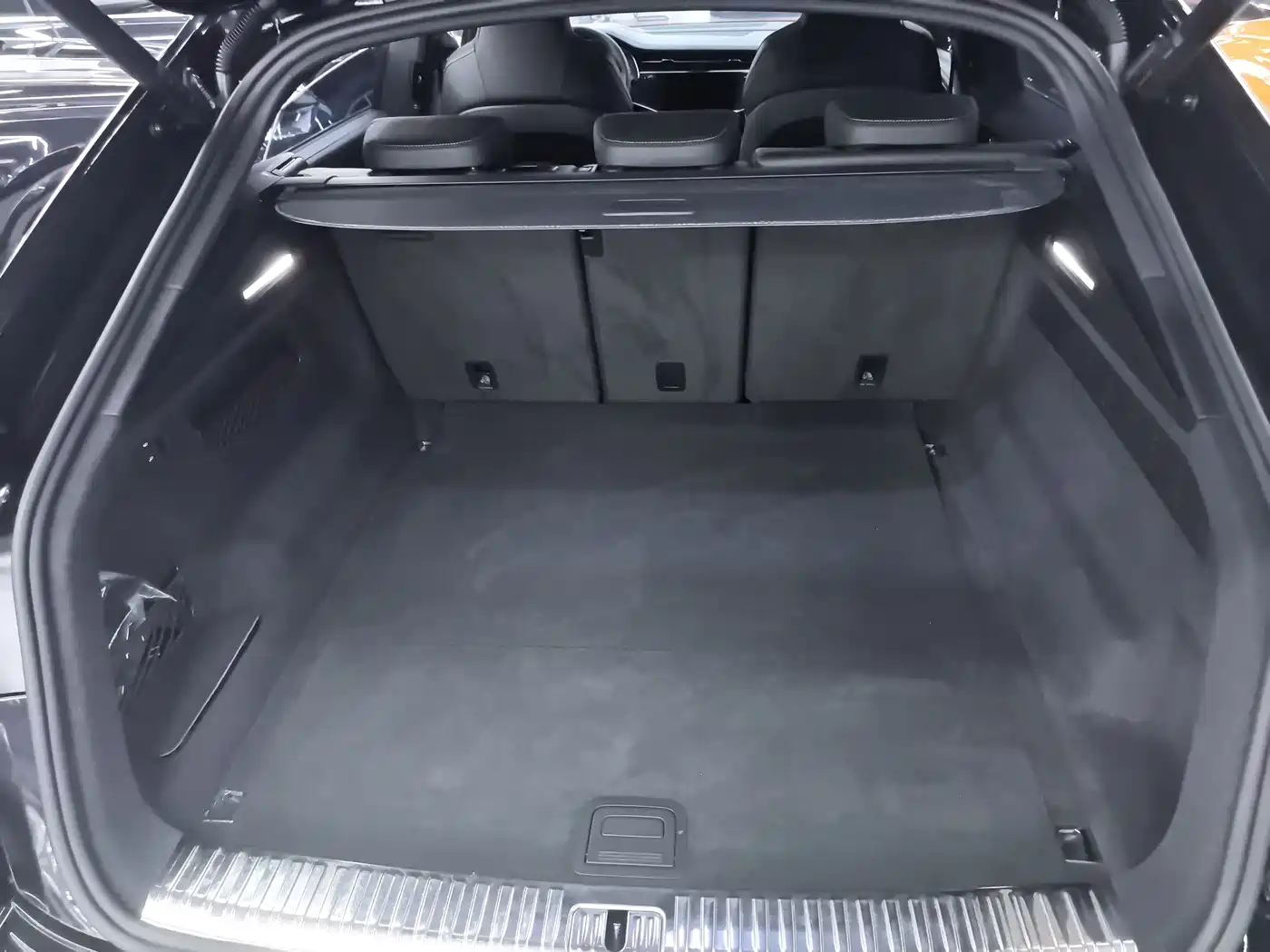 Audi Q8 2021 Model 55 TFSI Exclusive Dynamic фото 11