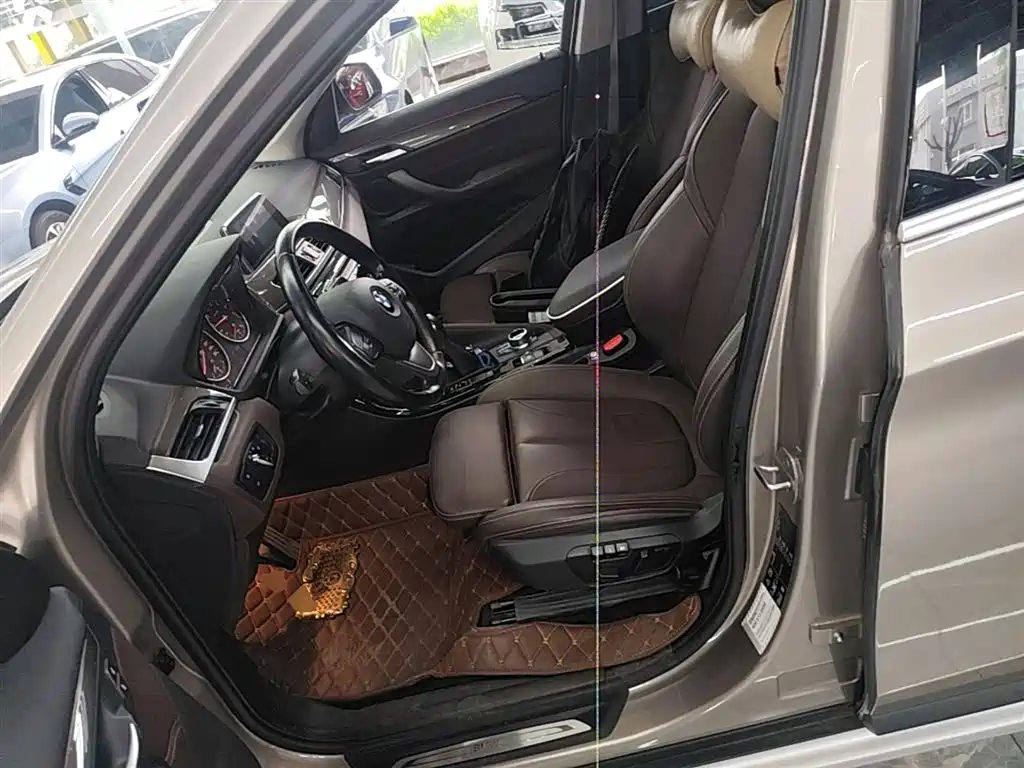 BMW X1 2018 xDrive20Li Premium Model фото 15