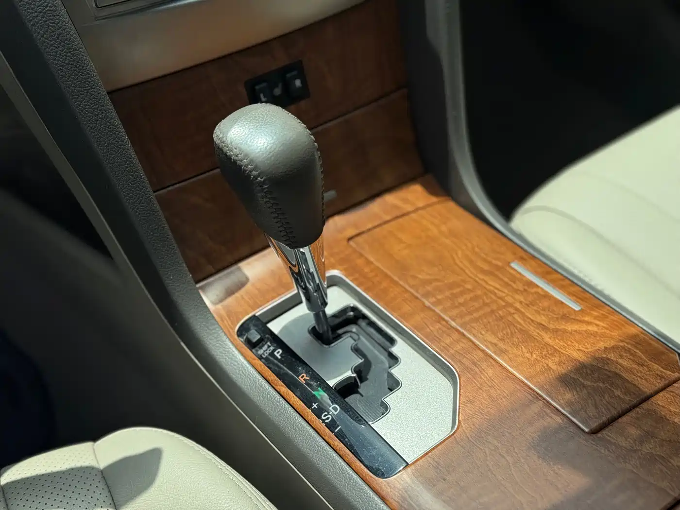 Toyota Camry 2011 240G Classic Anniversary Edition фото 15