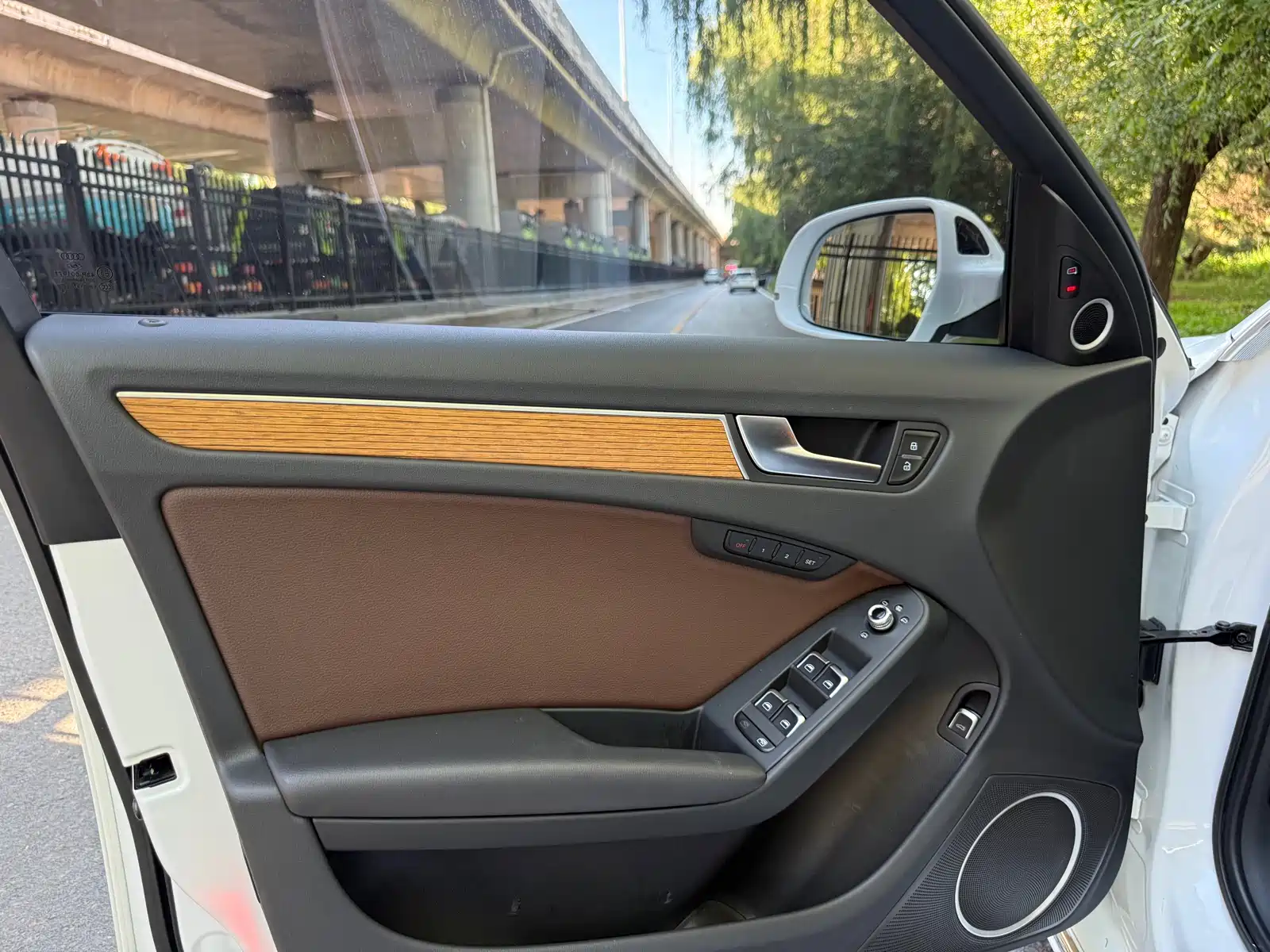 Фото 8 - Audi A4L