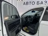 Photo 15 - Mitsubishi Outlander